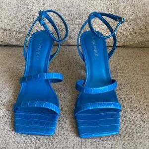 Marc Fisher blue crocodile squared heels